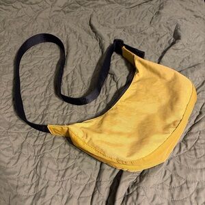 Small pear mix crescent